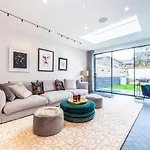 Luxury 3 Bedroom House With Garden Next To Battersea Park